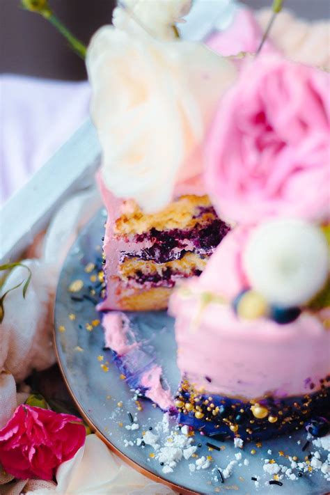 Blueberry Sponge Cake With Passion Fruit Frosting Historias Del Ciervo Pastry Recipes Cake