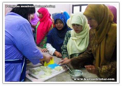 Rasanya yang manis dan enak membuat banyak orang yang menyukainya. Pelatihan PNPM membuat Bolang-baling ~ TRISTAR MACHINERY
