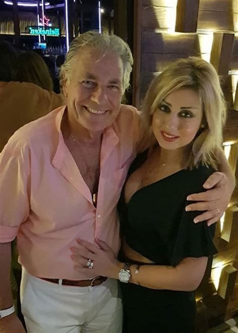 تابعنا أيضا عبر تويتر @alwatanvoice. مصطفى فهمي يستعيد شبابه في شرم الشيخ وطلة جريئة لزوجته ...