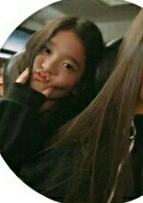박근혜 전 대통령과 최순실 씨 측에 뇌물을 건넨 혐의 등으로 기소된 이재용 삼성전자 부회장이 5일 항소심 선고공판에서 집행유예로 감형받았다. 삼성 이재용 딸 사진.jpg - 스퀘어 카테고리