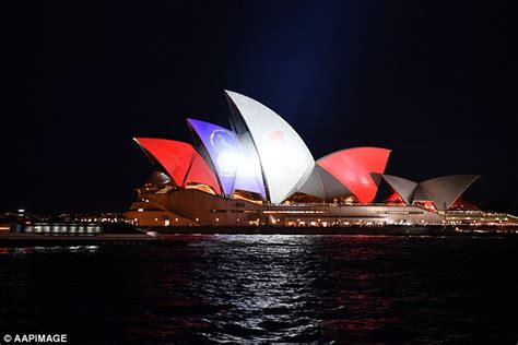 Apr 07, 2021 · links relating to the city of sydney, and nsw in general. Hundreds march on Sydney Opera House to protest adverts for a horse race | Daily Mail Online