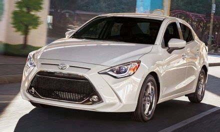 En cuanto al resto del equipamiento dado que estamos ante el acabado más alto y caro de todos encontramos el climatizador bizona, control de crucero, display los asientos de corte deportivo lucen muy bien, pero no son especialmente cómodos. Toyota Yaris 2019 y todas sus versiones disponibles | Blog de Motor| Doble Embrague