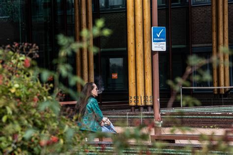 Bij Het Ziekenhuis In Venlo Staan Ze Te Roken Onder Het Bordje