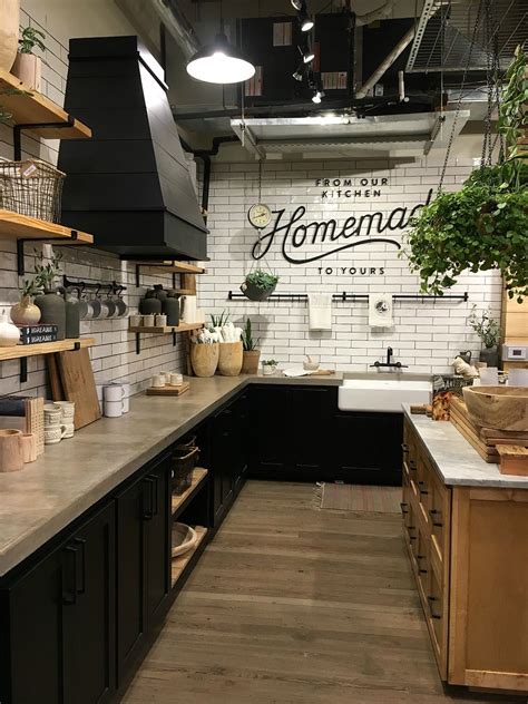 If you love her look, shop the magnolia home collection. My Trip To Magnolia Market & Things to Know if You Visit ...