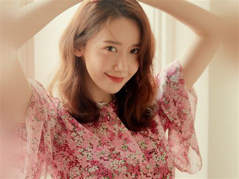Hs00 Girl Kpop Snsd Yoona Spring Pink Wallpaper