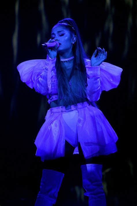 Ariana Grande Sweetener World Tour In London 10152019 Celebmafia