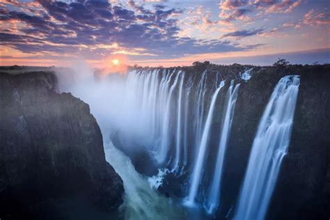 世界上最壮观的十大瀑布 安赫尔不仅相当壮观同时落差大 国际旅游