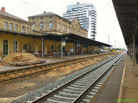 Fürth (bay) hbf zirndorf cadolzburg bitte berücksichtigen sie die fahrplanänderungen bereits bei ihrer reiseplanung und weichen sie ggf. Fürth(Bay.)Hbf - 18.5.2010. Blick von Bahnsteig 2 auf ...