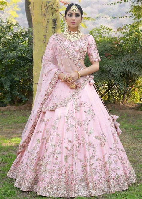 Most Women Will Be Able To Pull Off This Gorgeous Light Pink Malai