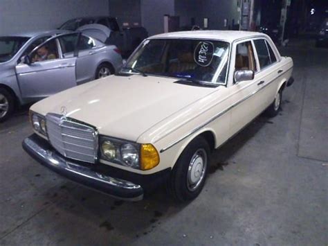 Hwy 30 city 22 actual rating will vary with options, driving conditions, habits and vehicle condition. 1982 Mercedes-Benz 240D for Sale in Charlotte, North Carolina Classified | AmericanListed.com