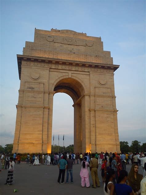India Gate New Delhi India Gate Places To Travel Travel
