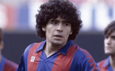 Soccer great diego maradona led argentina to victory in the 1986 world cup, though his accomplishments were later overshadowed by his battles with drug abuse. Maradona: FC Barcelona agradece a ícone do futebol mundial ...