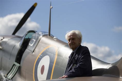 Spitfire Shot Down Over Dunkirk Flies Again 75 Years After It Was Shot