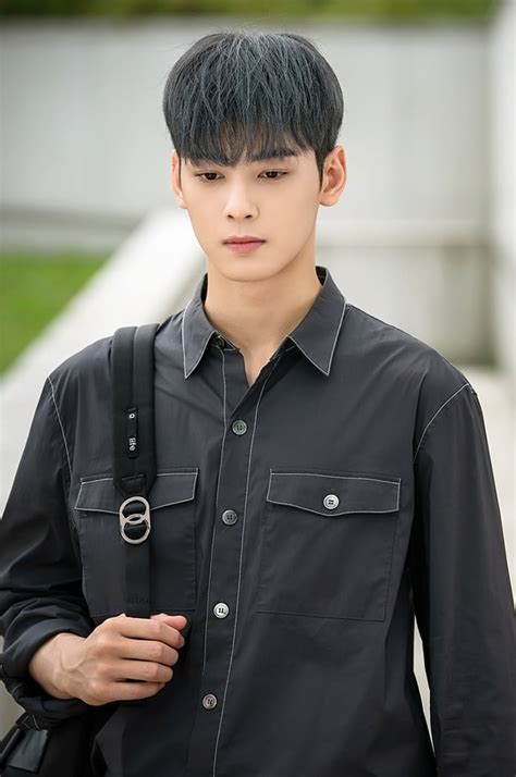 ASTRO's Cha Eun Woo Dyes His Hair Gray For "My ID Is ...