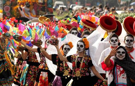 Mexico Citys Day Of The Dead Parade 2018 In Pictures Day Of The