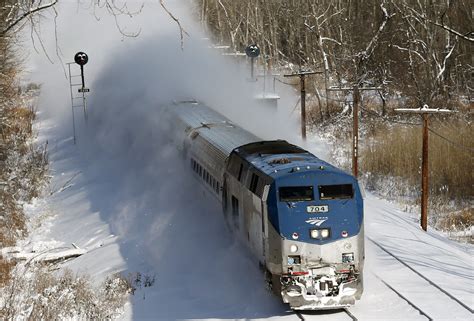 Train With 500 Passengers Stuck On The Snow Amtrak Train Train Amtrak