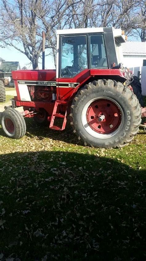 Ih 1086 Tractors Farmall Classic Tractor
