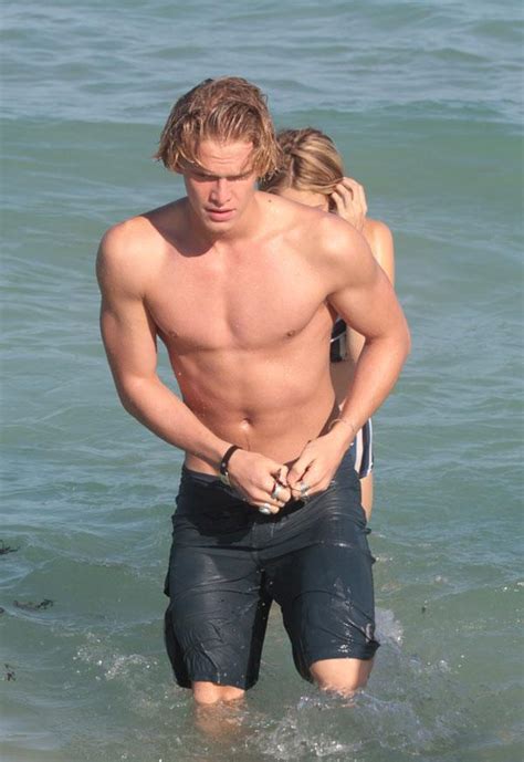 Hunks In Trunks The Hottest Celebrity Male Beach Bodies In Hollywood