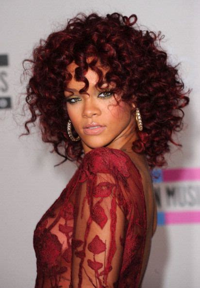 As someone who regularly flipped between long hair and short hair for the better part of a decade, i'm the first to say that the first month or two after chopping off your hair are the best. Rihanna Hairstyles We Wish She'd Rock Again | Lockige ...