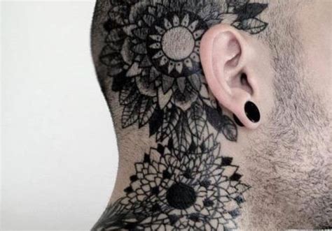 Neck tattoos are highly noticeable. 50 più belle ed attraenti collo Tatuaggi 2016 - Tatuaggi e ...