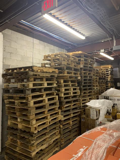 Over 100 Free Wood Pallets Available in Bridgeport, CT, USA • 1001 Pallets
