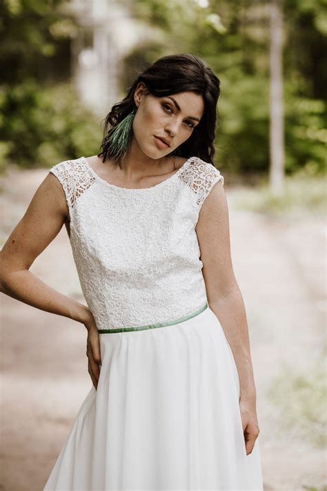 Kaufe dein hochzeitskleid kurz jetzt einfach günstig online! Greta - Hochzeitskleid kurz rückenfrei mit Spitze ...