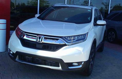 It has quality cabin materials, lots of seating and cargo space for its class, great safety scores, refined. Showroom Showoff: 2018 CR-V Touring - Dow Honda