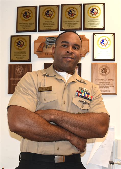 Navy Recruiter In The Spotlight Looking To Be A Leader In Americas
