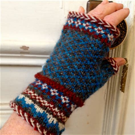 You knit a latvian braid as follows: Ravelry: Latvian Braid Fair Isle Mitts pattern by Martha ...