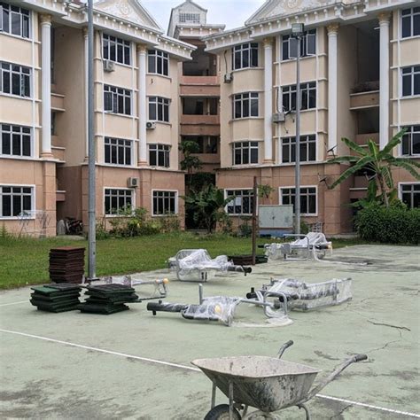 Pemandangan udara dari drone memperlihatkan struktur masjid yang tersergam indah sewaktu matahari terbit. Ibu Pejabat Polis Daerah Seberang Perai Tengah - No.3 ...
