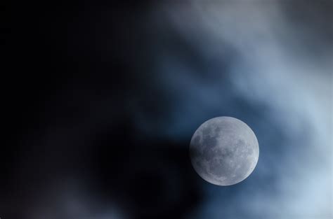 Fotos Gratis Nube Cielo Atmósfera Oscuridad Monocromo Luna Llena