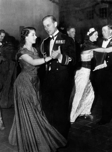 Samla 10 nätter, få 1 på köpet. Caras | 73 años juntos: la historia de amor de la reina ...