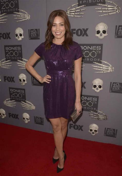 Michaela Conlin Height And Weight Celebrity Weight Page 3