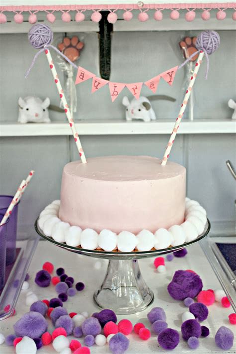 If you are looking for a special birthday treat for your cat's birthday, make her this tuna fish cake. Cat party: Aubrey is 5! | Chickabug