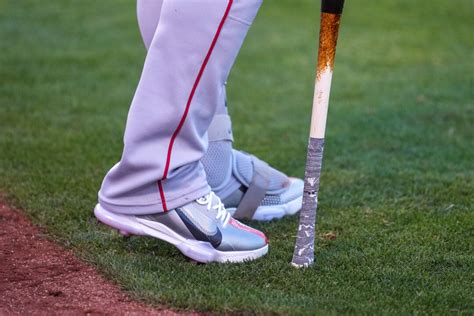 What Pros Wear Mike Trouts Nike Force Zoom Trout 7 Cleats What Pros