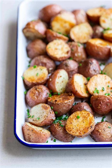 crispy oven roasted potatoes recipe {easy } savory simple recipe oven roasted potatoes