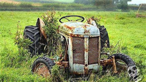 The Abandoned Farm Tractors 2016 Creepy Old Rusty Tractors YouTube