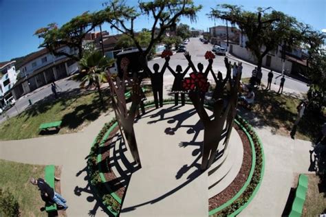 Monumento Em Homenagem às Mães De Maio é Inaugurado Em Santos Encontre Tudo Litoral