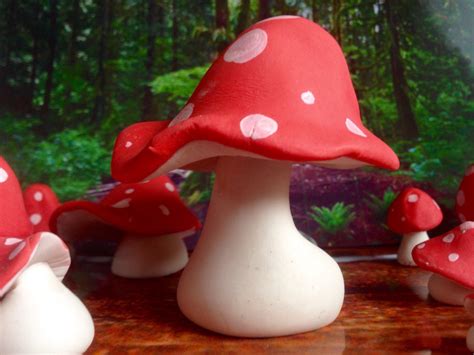 Edible Toadstools For Cakes