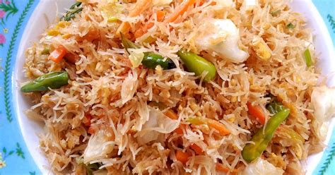 Sebaiknya gunakan wajan cekung dan aduk bihun goreng pakai sumpit agar tidak terputus. 79 resep bihun goreng jawa enak dan sederhana - Cookpad