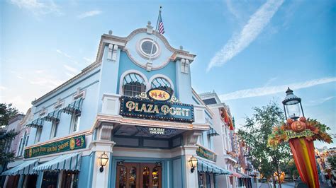 Plaza Point The All New Holiday Store On Main Street Usa Is Now
