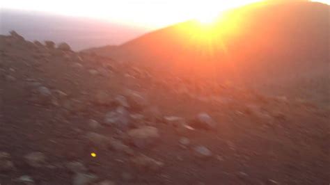Mount everest) adalah gunung tertinggi di dunia (jika diukur dari permukaan laut). Sunset at Mauna Kea, Big Island Hawaii - YouTube