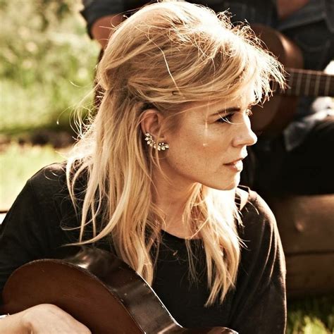 .the 2014 eurovision song contest, ilse delange and waylon gave the netherlands a fantastic in this year's eurovision song contest and now ilse delange has teased a return to the contest for. Pin by Sunshine Crea on Ilse DeLange | Stylish hair ...