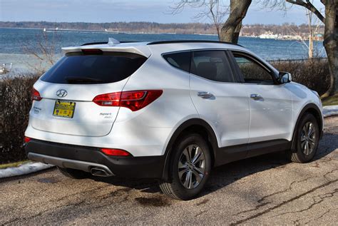 The 2014 hyundai santa fe makes available a blind spot monitoring system on all trims levels, while the technology package includes a rear parking assistance system, cooled front seats, and memory front seats. Burlington Hyundai's Hyundai Headlines: 2014 Hyundai Santa ...