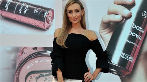 Corrie Actress Catherine Tyldesley Praised For Showing The Effects Of Bloating On Her Body Itv
