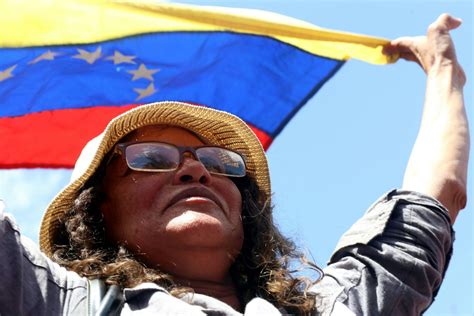 revolución bolivariana 18 años dignificando a la mujer — shorthand social