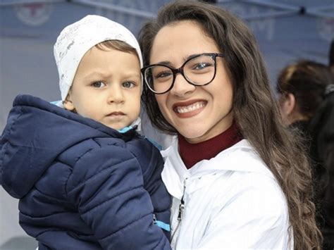 Samozřejmě kvalita dílů stoupá či kolísá s tím, kdo zrovna sedí na režijní stoličce, jací herci jsou v epizodních rolích a jak moc blbej nebo naivní je scénář, protože občas detektivové tápou a diváci už vědí dávno vo co de, ale to je i v jiných produkcích, natož v čechách. Eva Burešová ví, jaké rysy má mít její ideální muž: pro ...