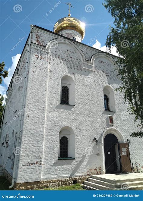 Den Ortodoxa Kyrkans Katedralbyggnad I Arzamas Fotografering F R