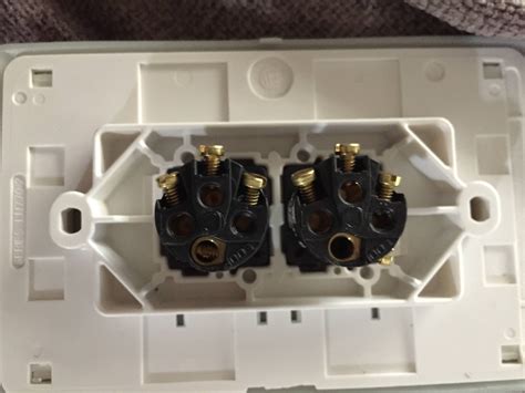 (if there is a grounding terminal). wiring - How do I replace an Australian light switch ...