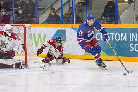 Spruce Kings Lose Two Goal Lead Edged 4 3 In A Shootout Versus West